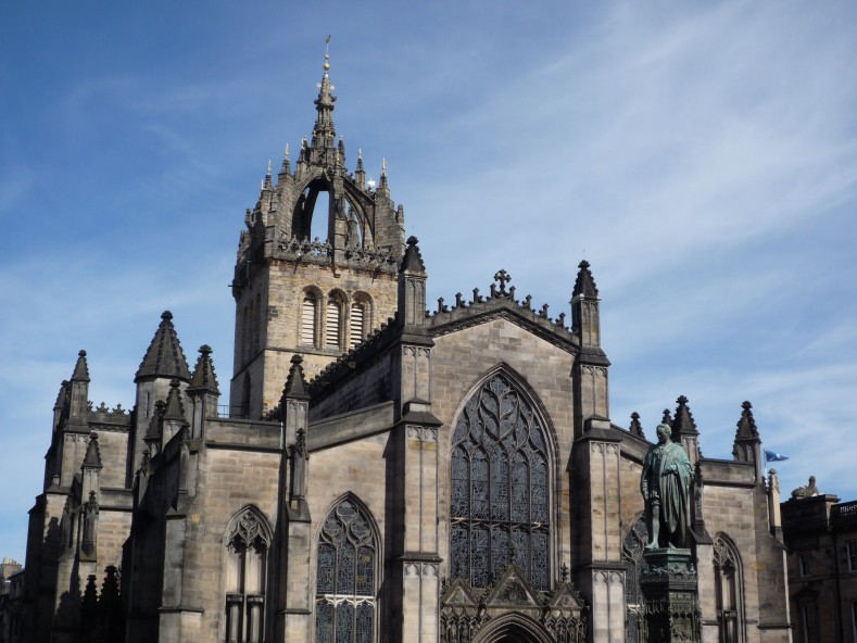 UK2010208