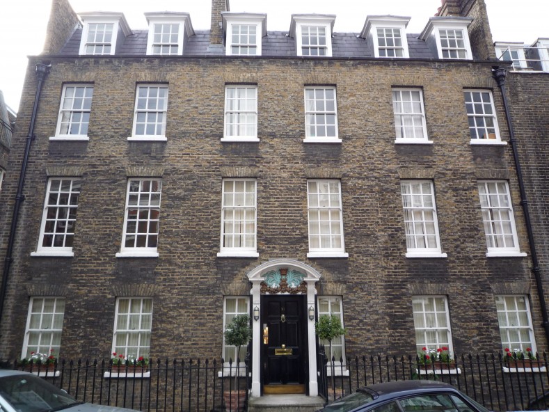 UK2010243