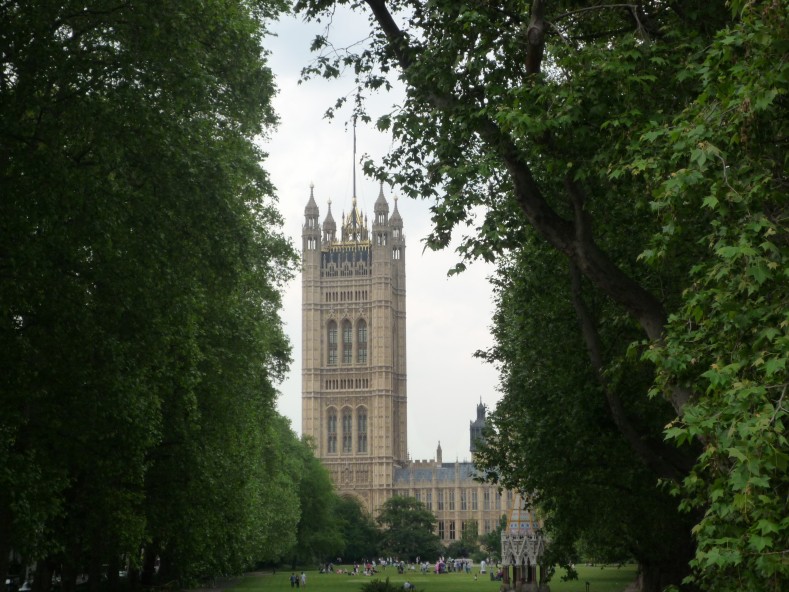 UK2010252