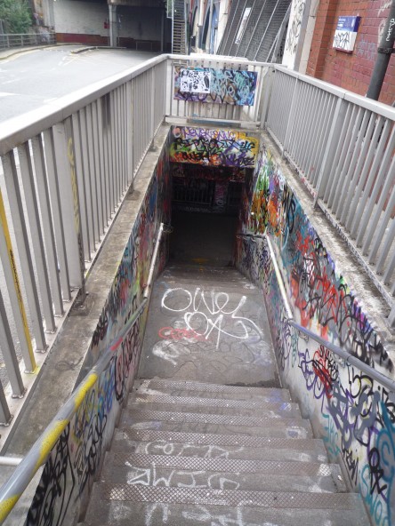 UK2010272